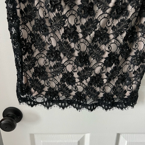 Adrianna Papell L/S Sequin and Lace Dress - Picture 5 of 6